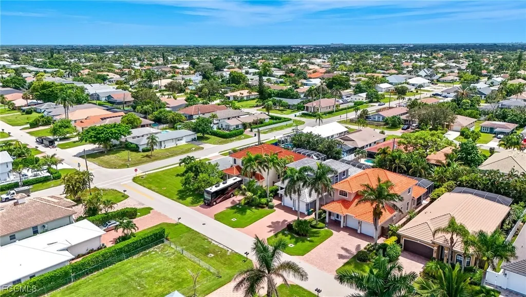 594 110th Avenue N Naples FL 34108