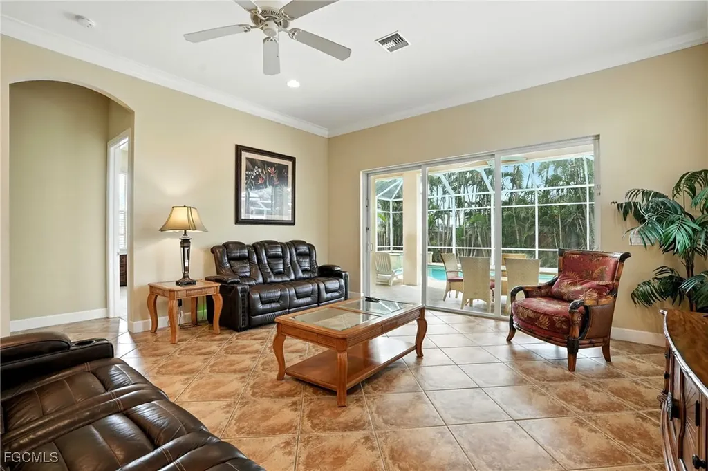 594 110th Avenue N Naples FL 34108