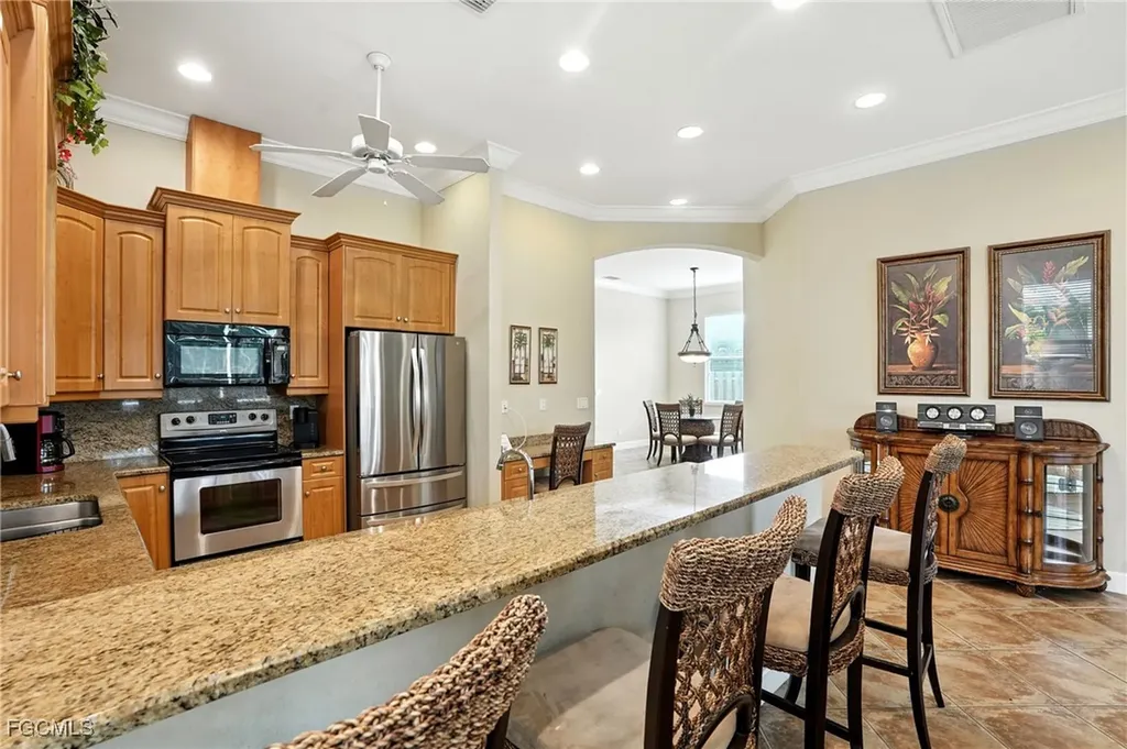 594 110th Avenue N Naples FL 34108