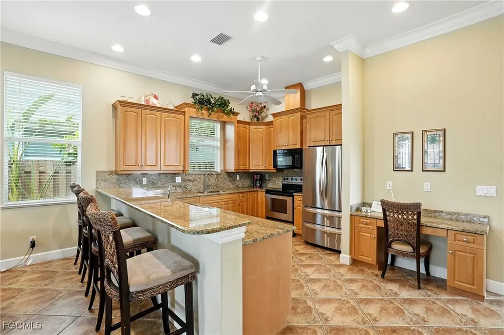 594 110th Avenue N Naples FL 34108