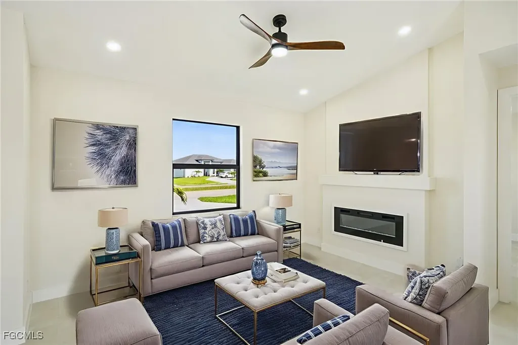 353 El Dorado Boulevard S Cape Coral FL 33991