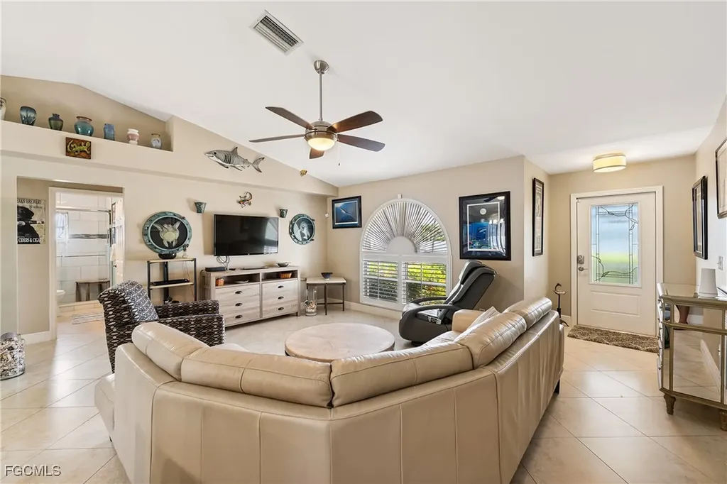 1913 SW 51st Terrace Cape Coral FL 33914