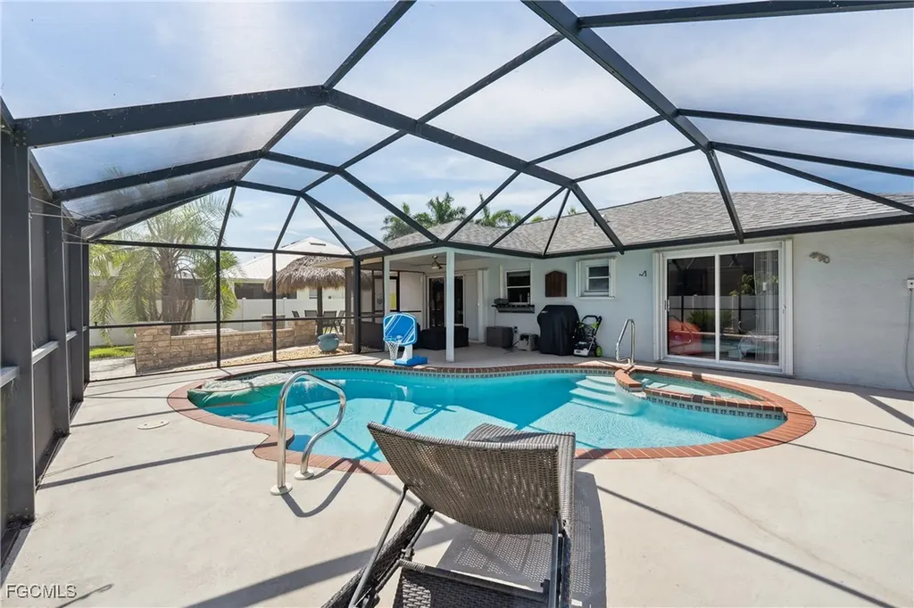 1913 SW 51st Terrace Cape Coral FL 33914