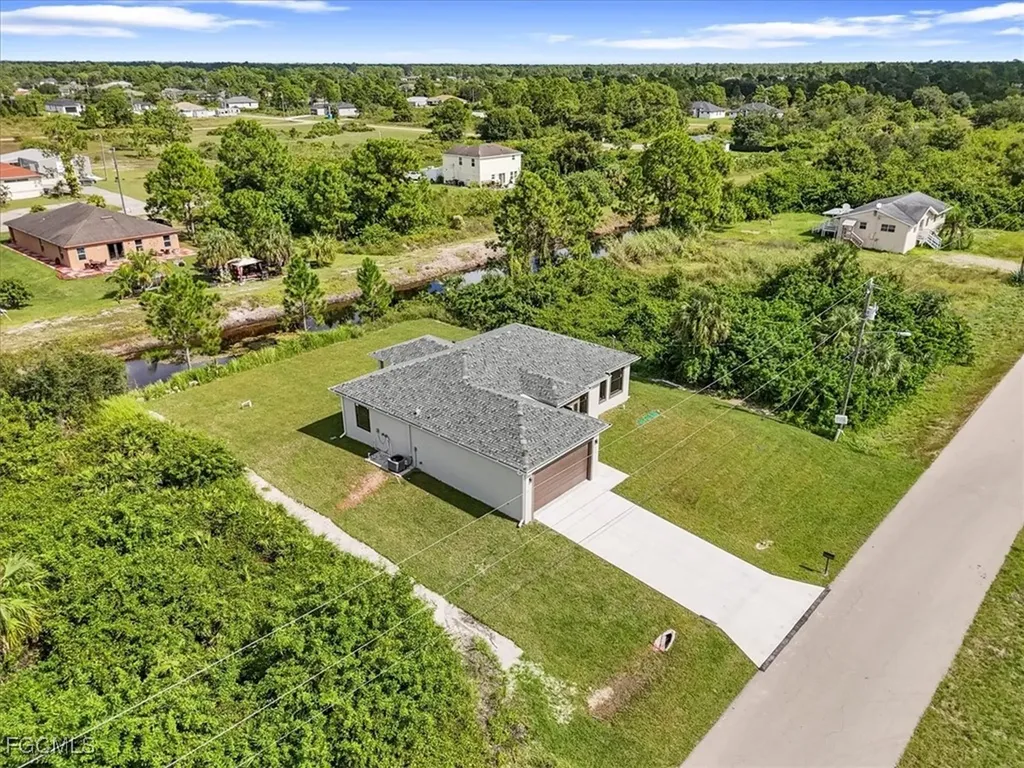 843 Theodore Vail Street E Lehigh Acres FL 33974