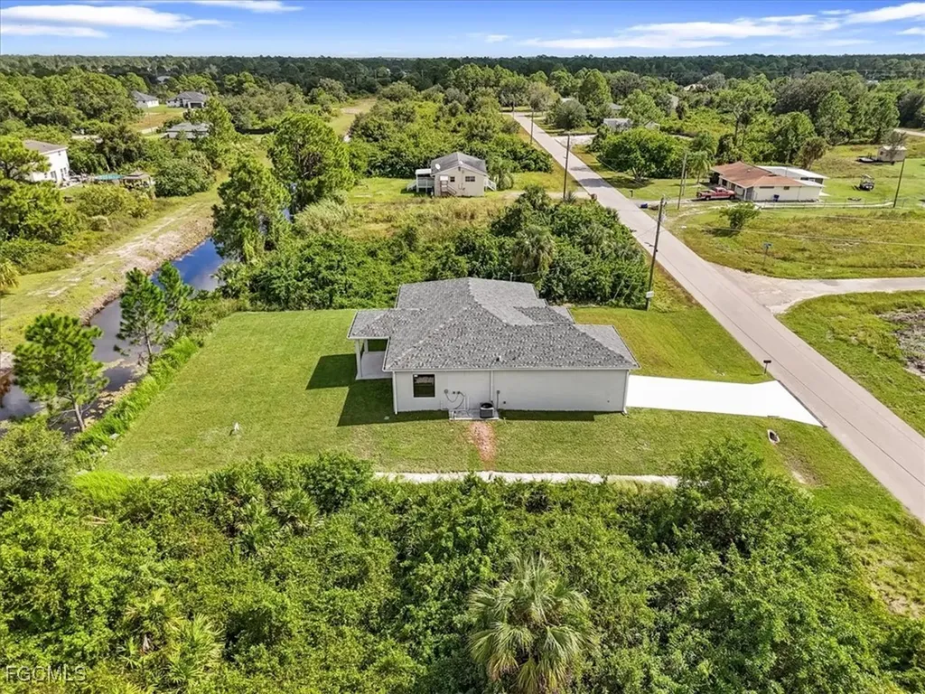 843 Theodore Vail Street E Lehigh Acres FL 33974