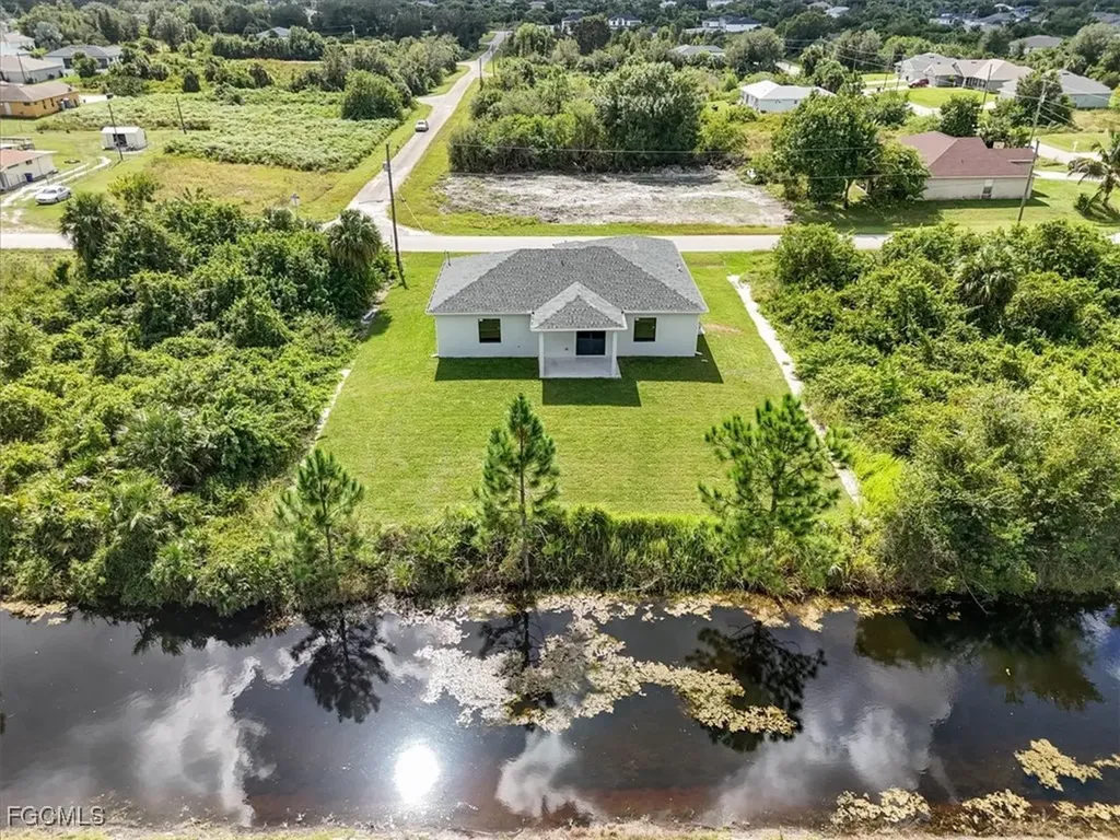 843 Theodore Vail Street E Lehigh Acres FL 33974