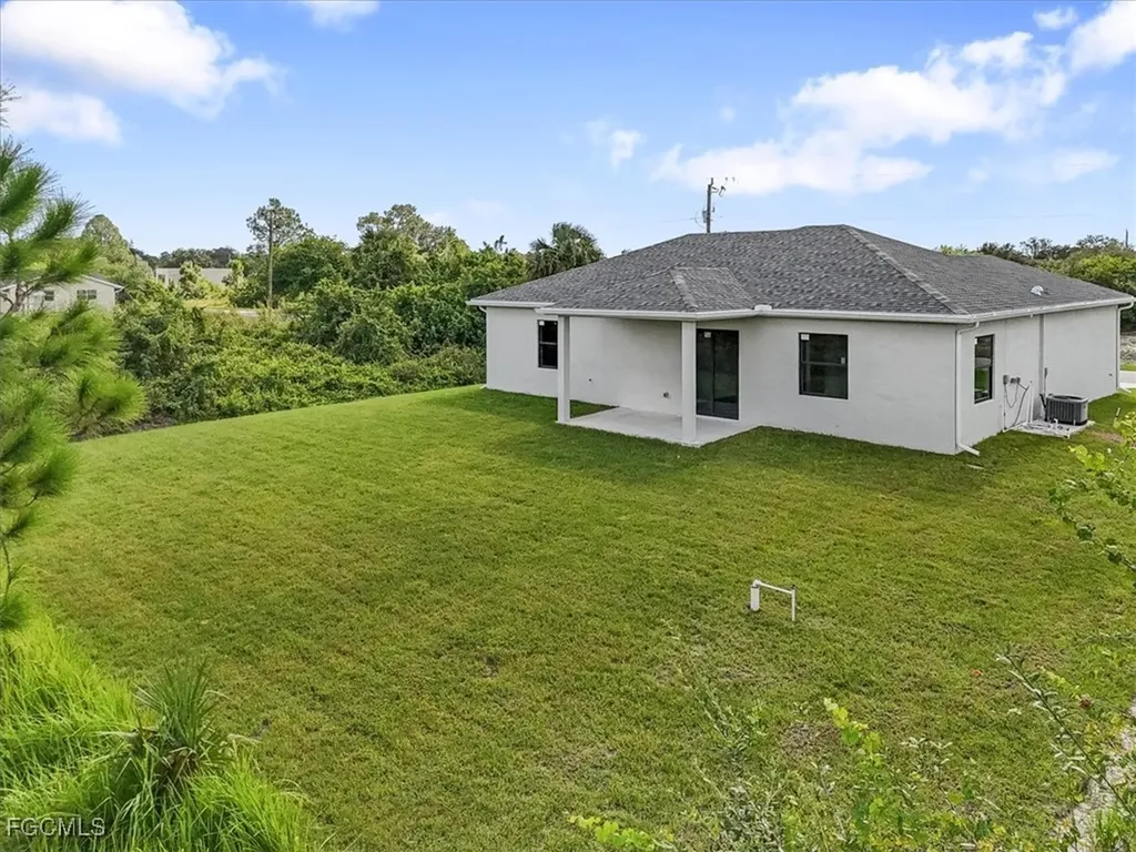 843 Theodore Vail Street E Lehigh Acres FL 33974