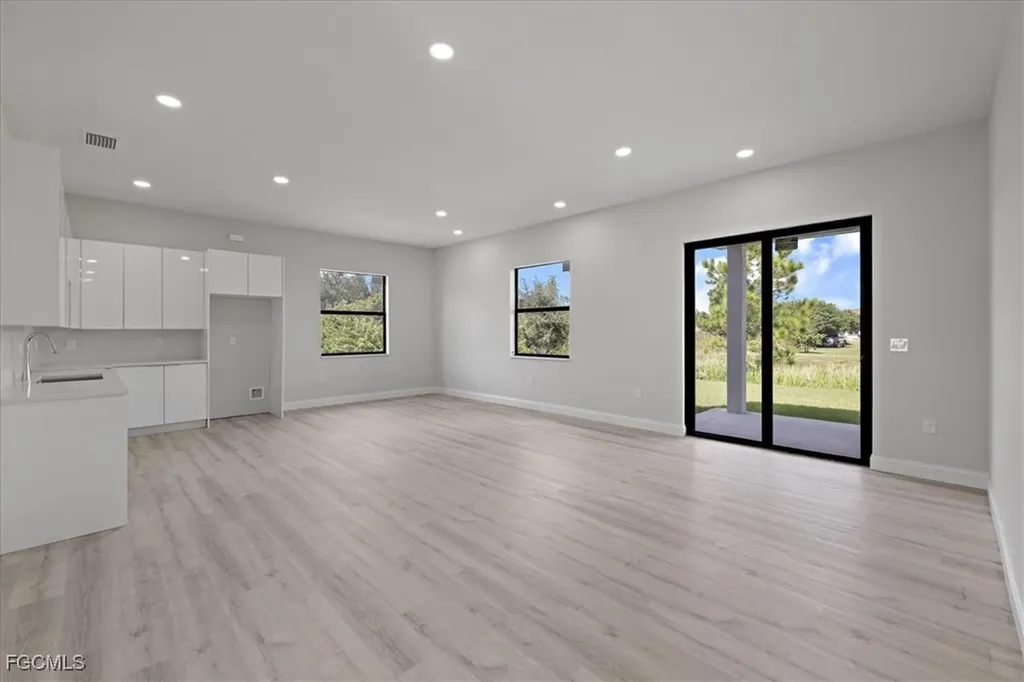 843 Theodore Vail Street E Lehigh Acres FL 33974