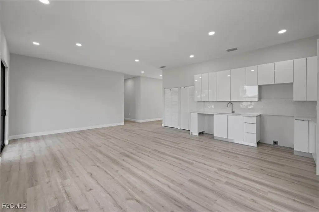 843 Theodore Vail Street E Lehigh Acres FL 33974