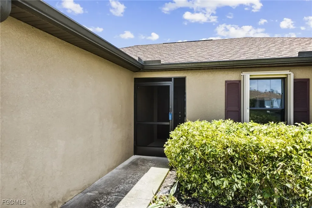 1908 SW 12th Terrace Cape Coral FL 33991