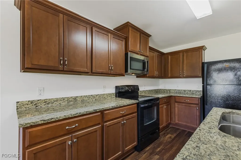 1908 SW 12th Terrace Cape Coral FL 33991