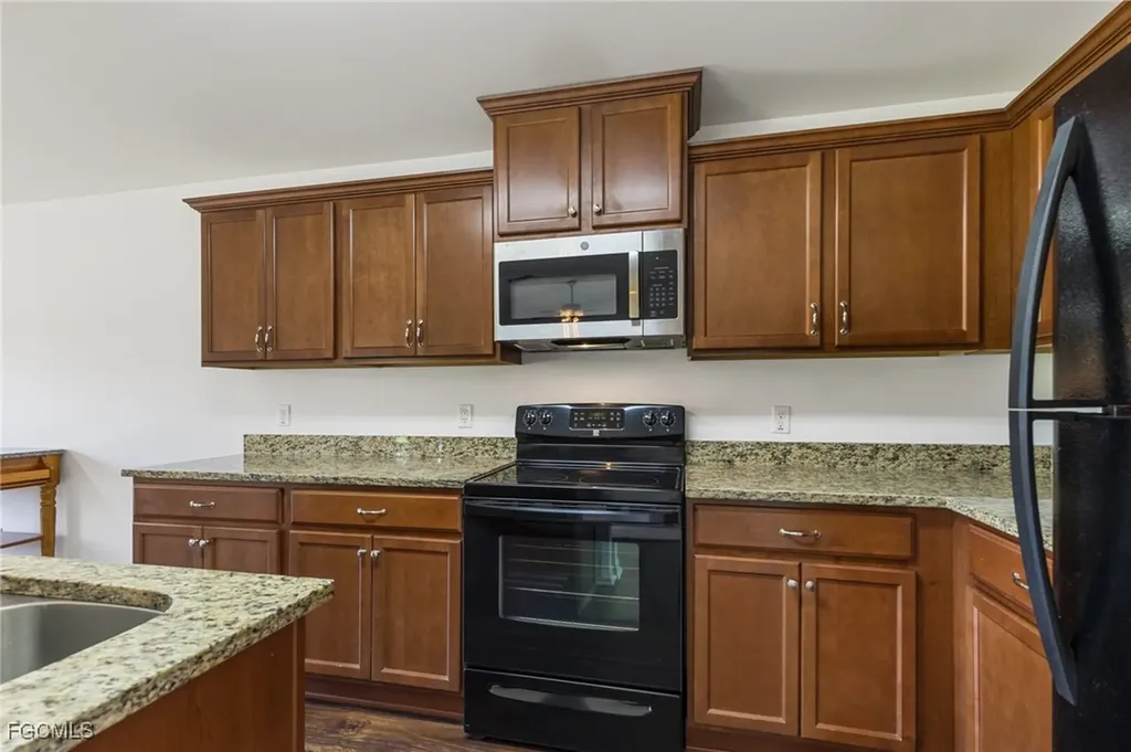 1908 SW 12th Terrace Cape Coral FL 33991