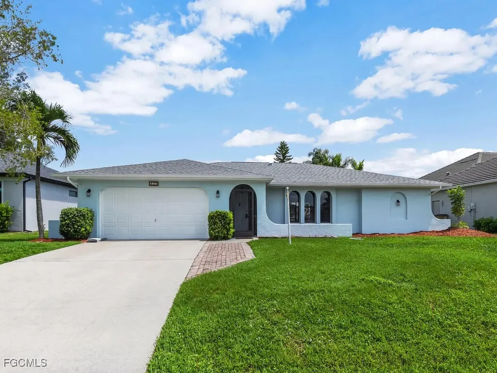 427 SE 21st Street Cape Coral FL 33990