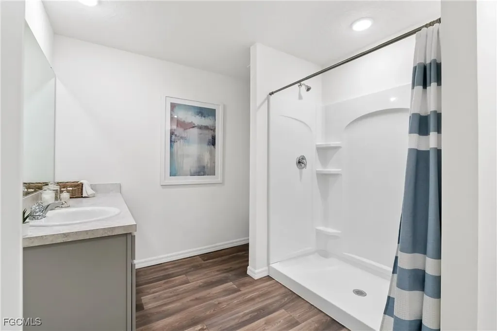 2812 NE 6th Place Cape Coral FL 33909