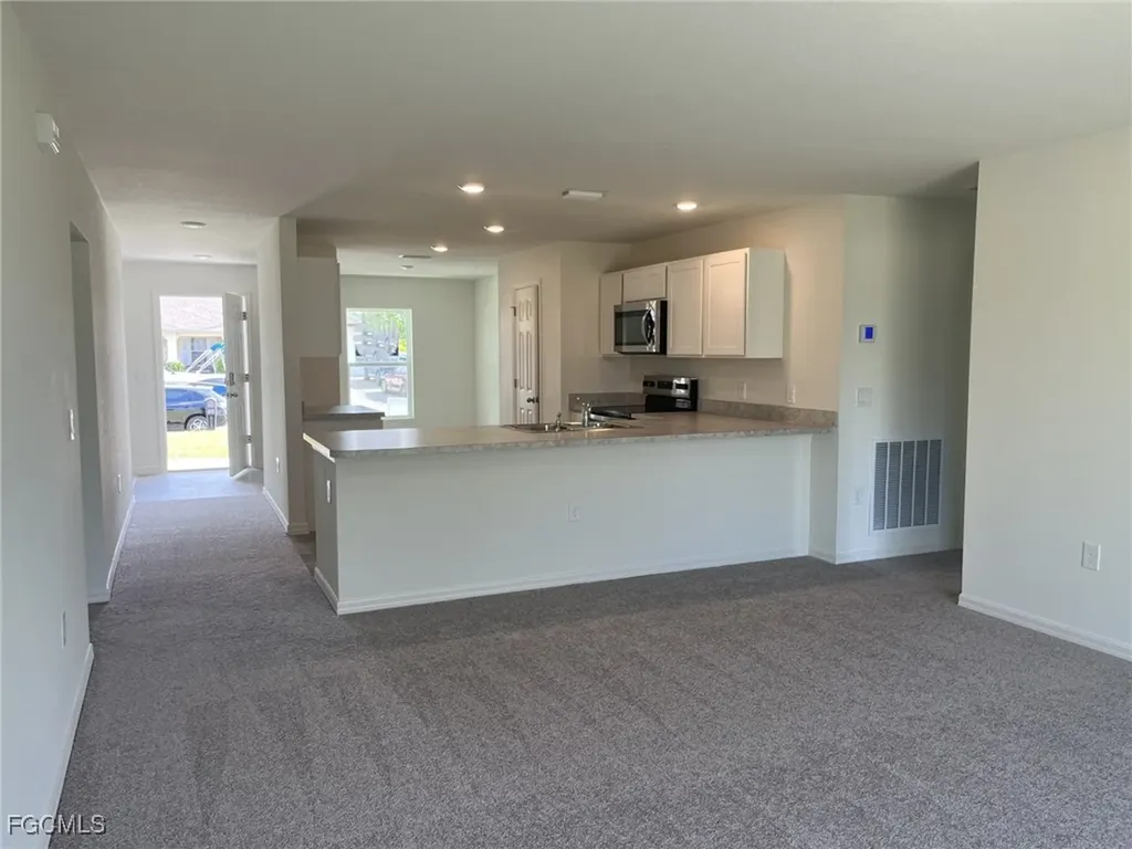 2812 NE 6th Place Cape Coral FL 33909