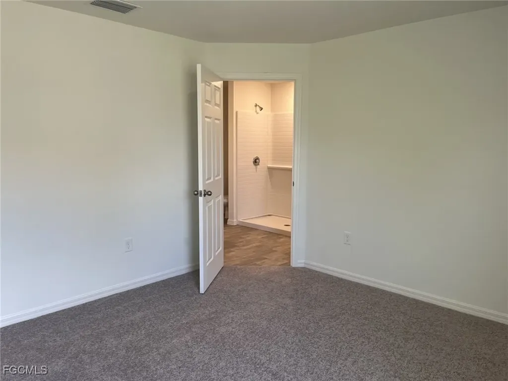 2812 NE 6th Place Cape Coral FL 33909