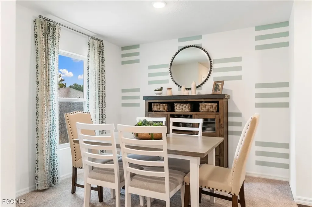 2812 NE 6th Place Cape Coral FL 33909