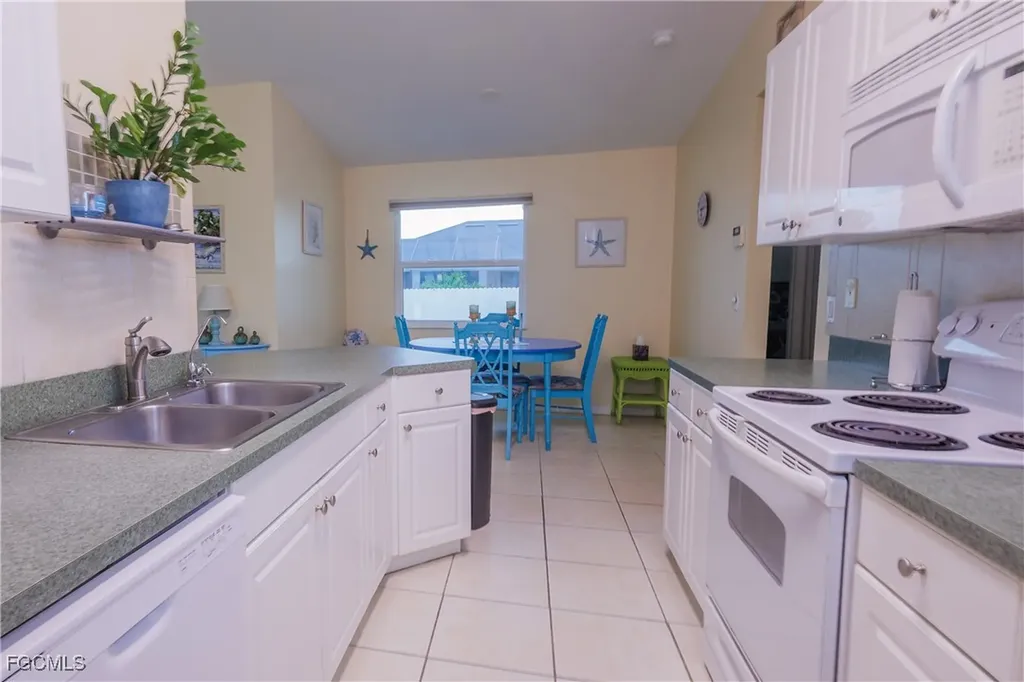 626 NW 8th Terrace Cape Coral FL 33993