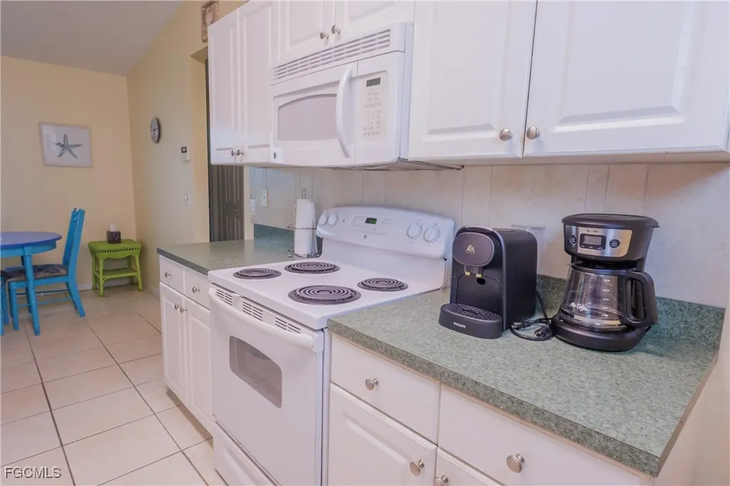 626 NW 8th Terrace Cape Coral FL 33993
