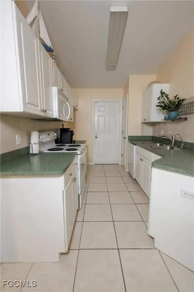 626 NW 8th Terrace Cape Coral FL 33993