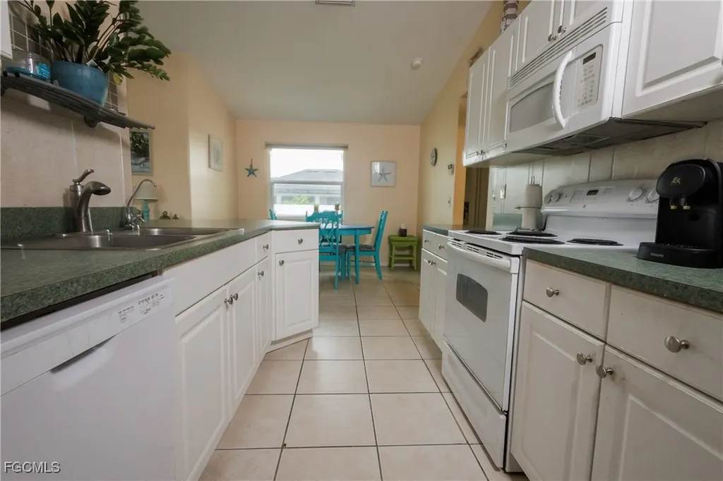 626 NW 8th Terrace Cape Coral FL 33993