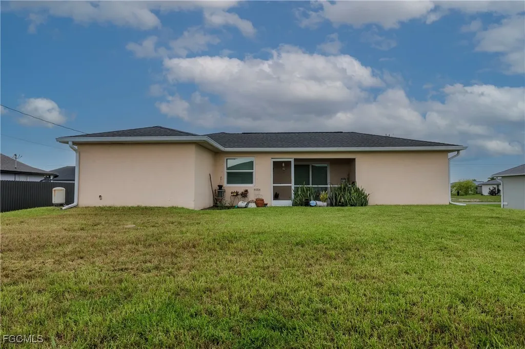 626 NW 8th Terrace Cape Coral FL 33993