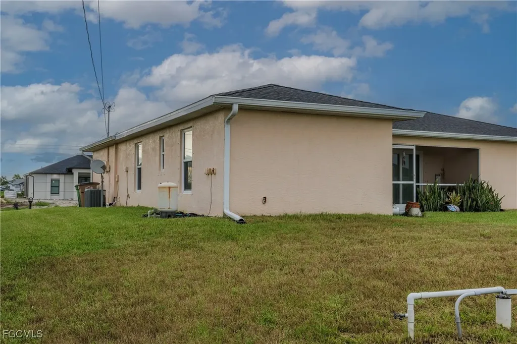 626 NW 8th Terrace Cape Coral FL 33993