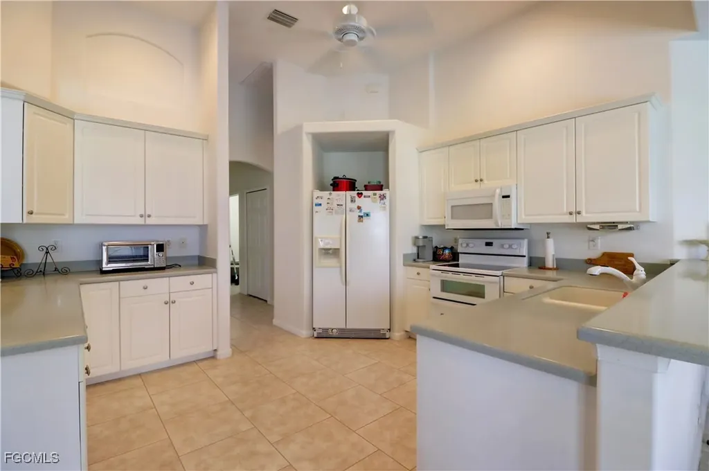 2216 SW 43rd Lane Cape Coral FL 33914