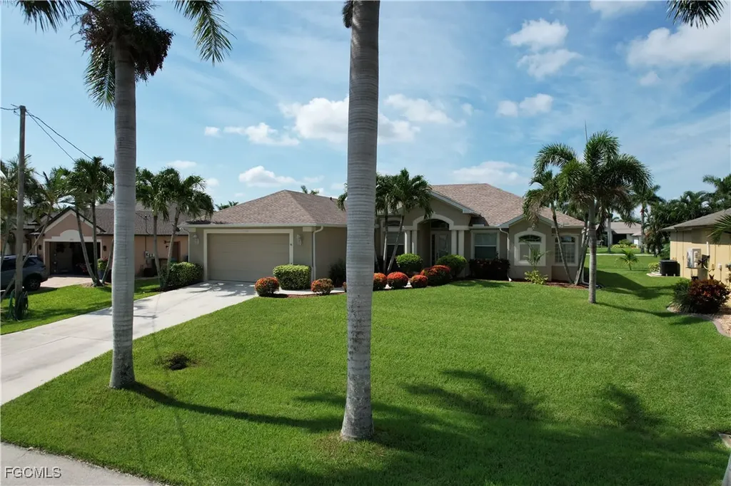 2216 SW 43rd Lane Cape Coral FL 33914