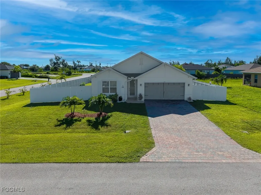 201 SW 24th Place Cape Coral FL 33991
