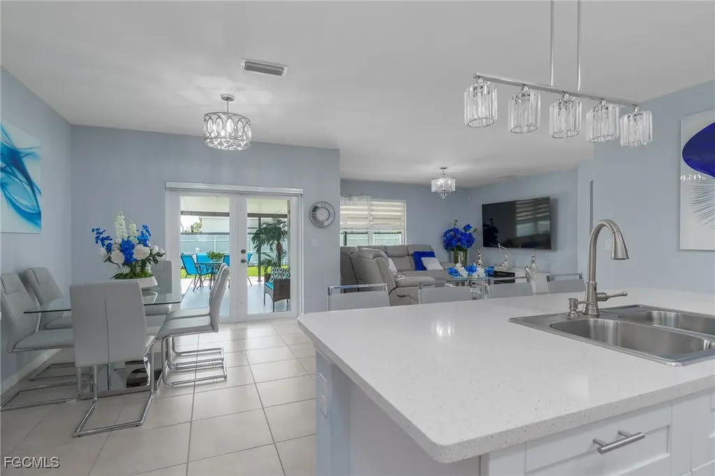 201 SW 24th Place Cape Coral FL 33991