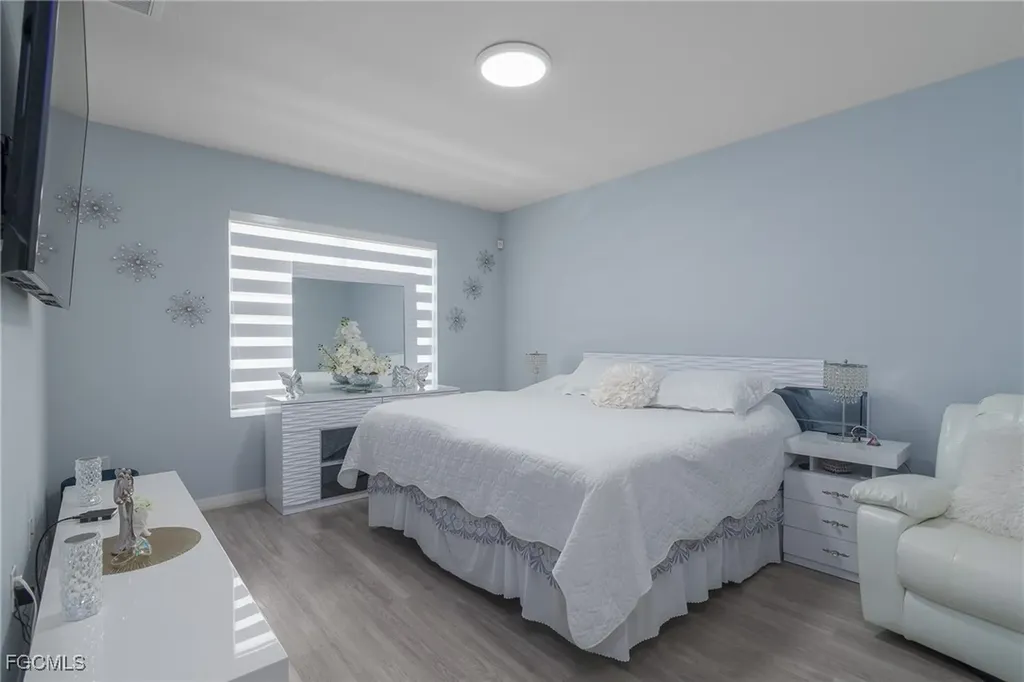 201 SW 24th Place Cape Coral FL 33991