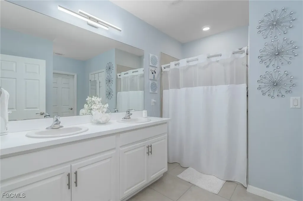 201 SW 24th Place Cape Coral FL 33991