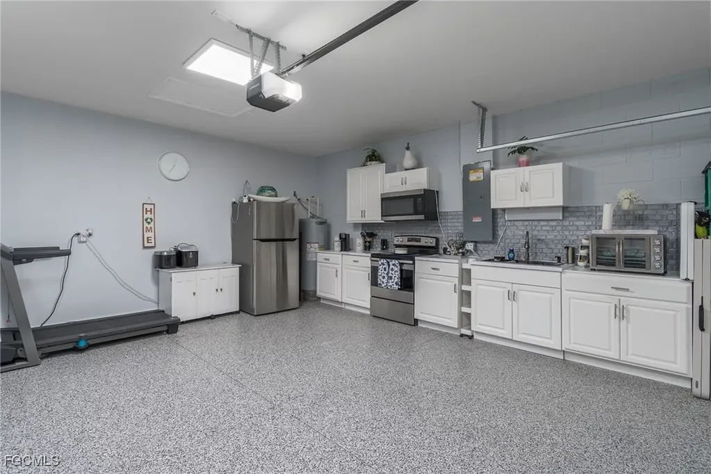 201 SW 24th Place Cape Coral FL 33991
