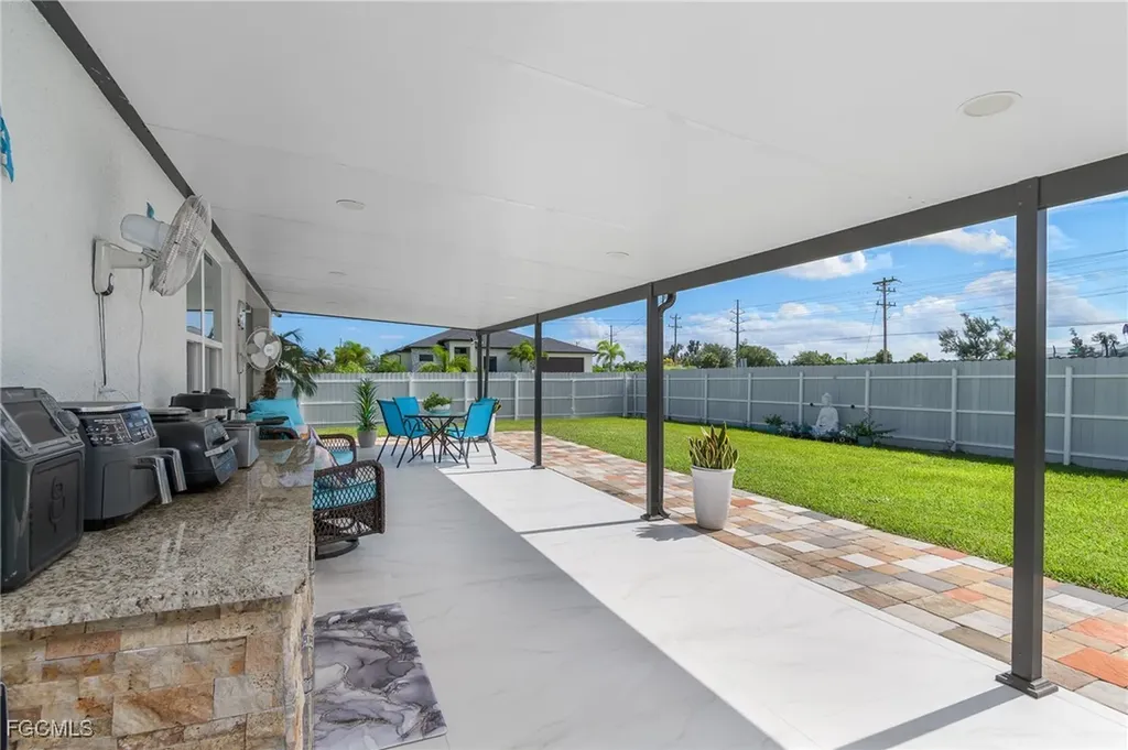 201 SW 24th Place Cape Coral FL 33991