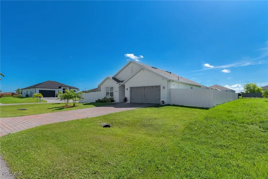201 SW 24th Place Cape Coral FL 33991