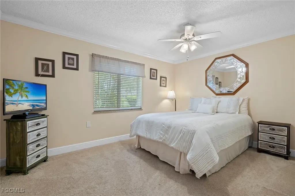 1023 SE 15th Street Cape Coral FL 33990