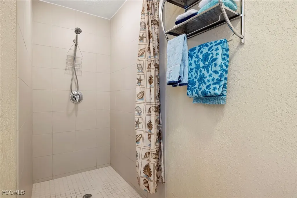 1023 SE 15th Street Cape Coral FL 33990