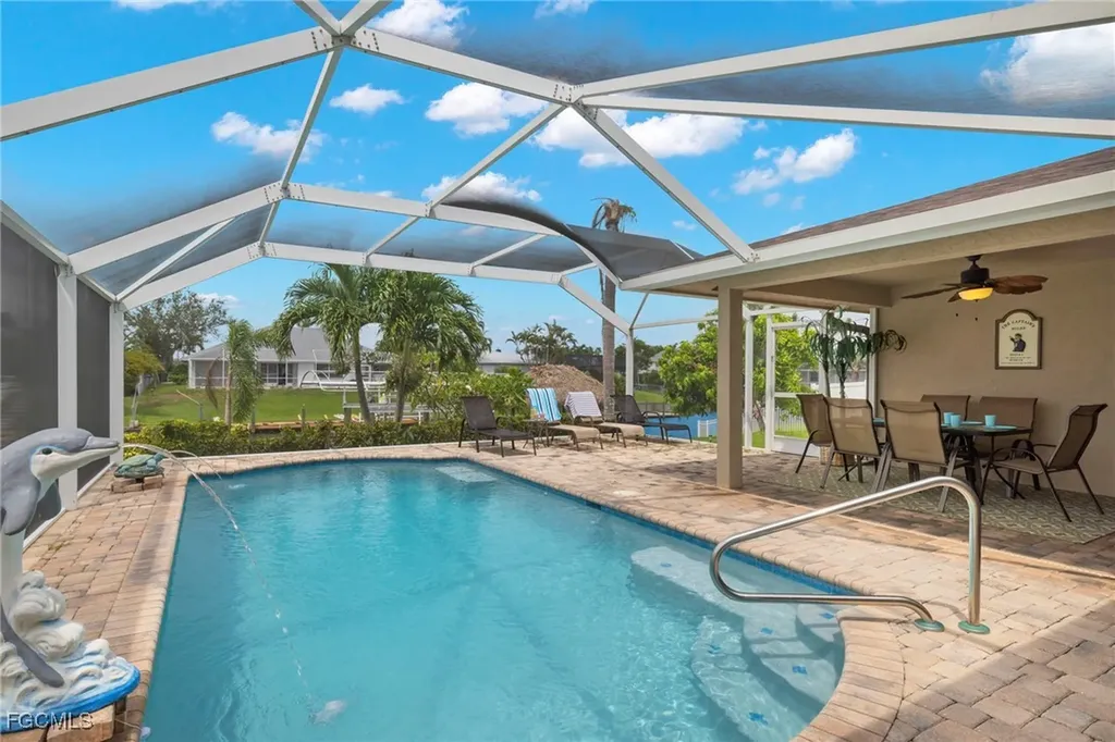 1023 SE 15th Street Cape Coral FL 33990