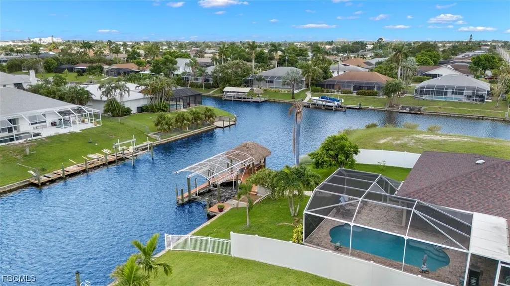 1023 SE 15th Street Cape Coral FL 33990