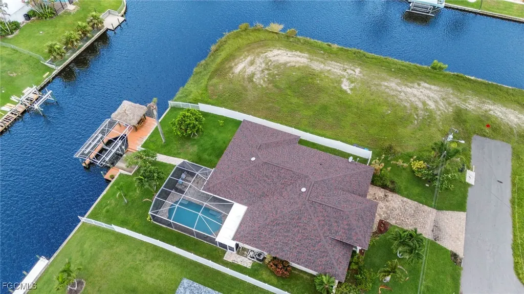 1023 SE 15th Street Cape Coral FL 33990
