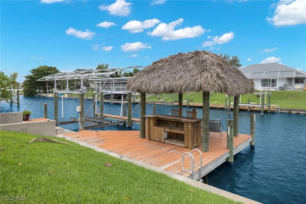 1023 SE 15th Street Cape Coral FL 33990