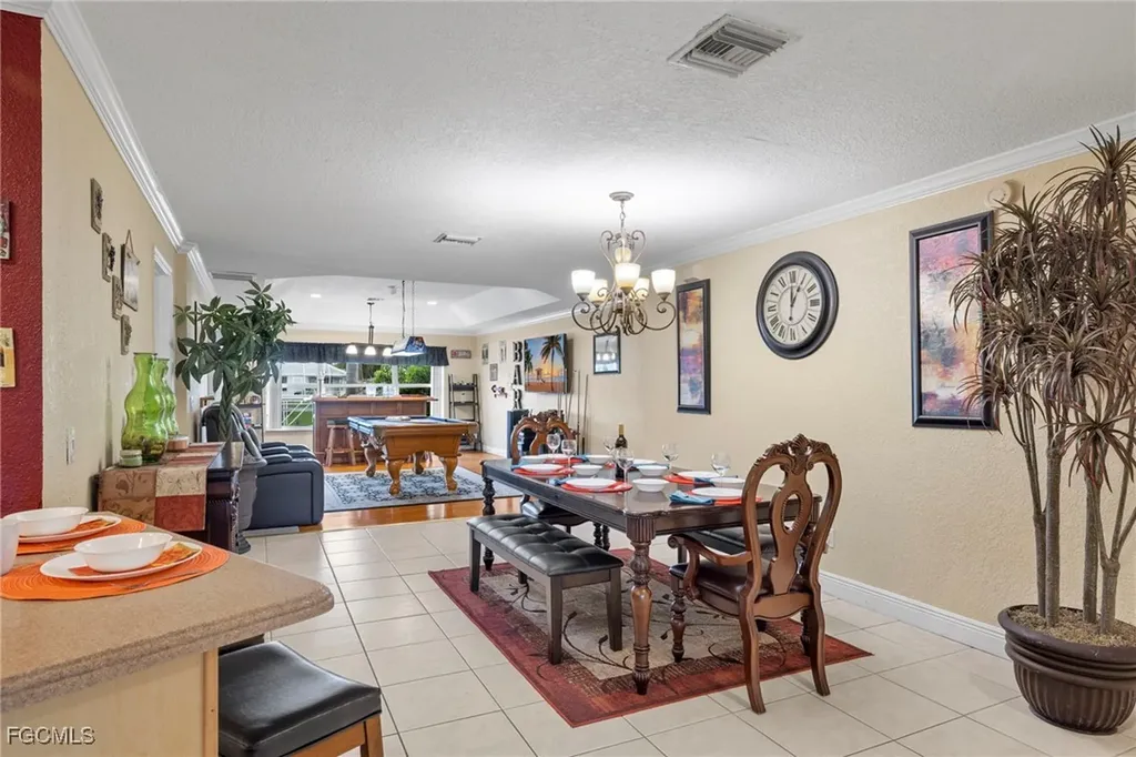 1023 SE 15th Street Cape Coral FL 33990