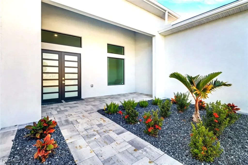 104 NE 6th Street Cape Coral FL 33909