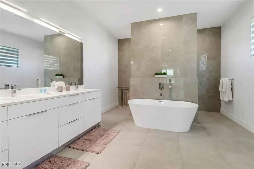 104 NE 6th Street Cape Coral FL 33909