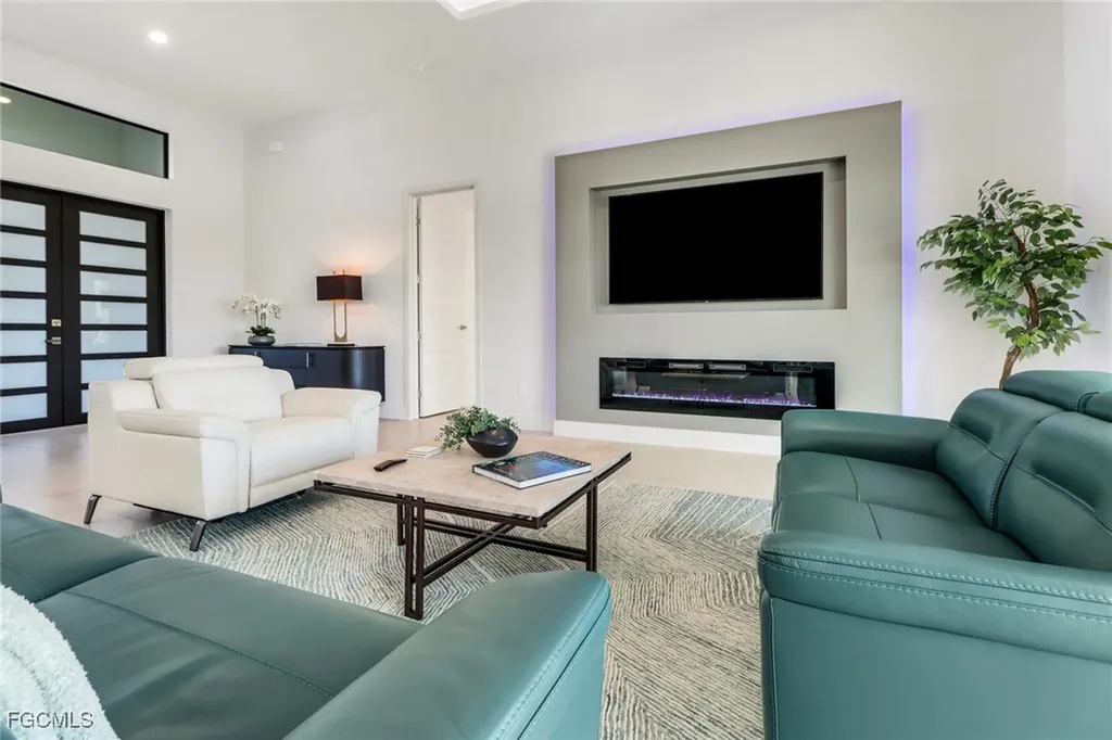 104 NE 6th Street Cape Coral FL 33909