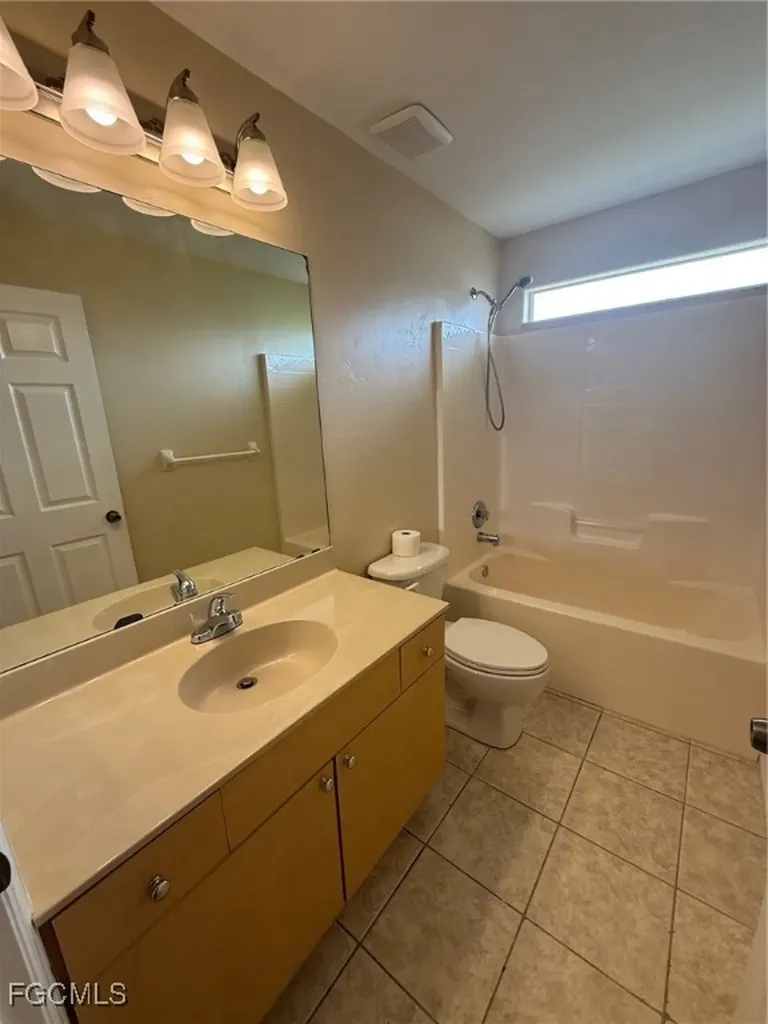 1719 SW 32nd Terrace Cape Coral FL 33914