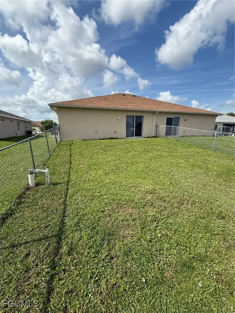 1719 SW 32nd Terrace Cape Coral FL 33914