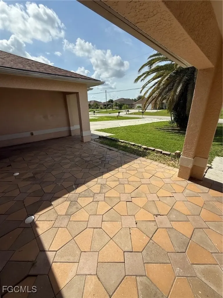 1719 SW 32nd Terrace Cape Coral FL 33914