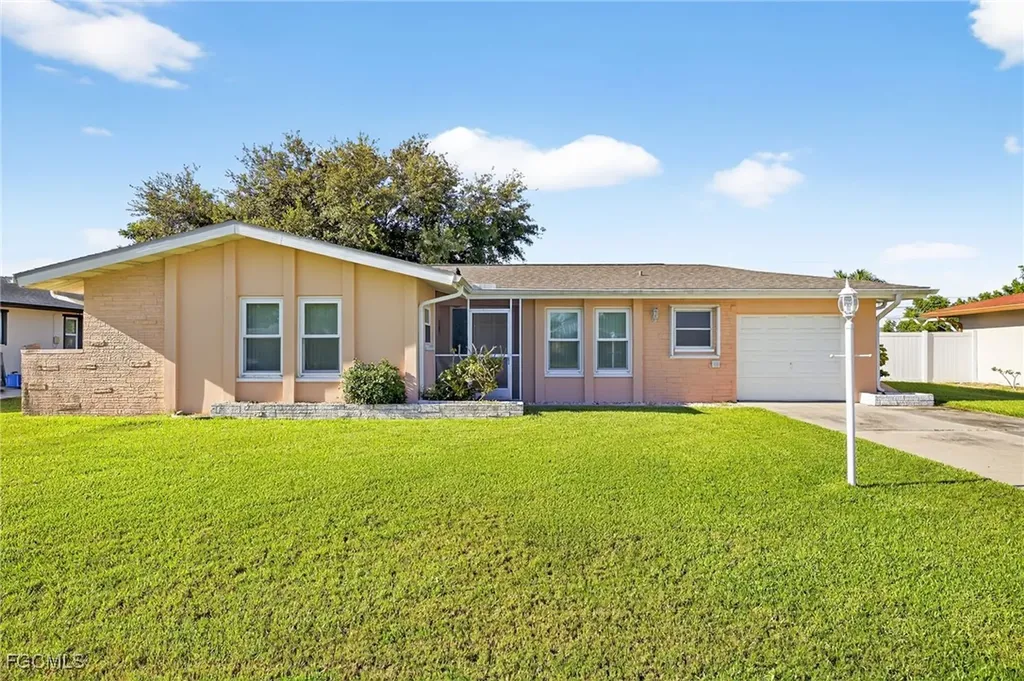 1216 SE 27th Street Cape Coral FL 33904